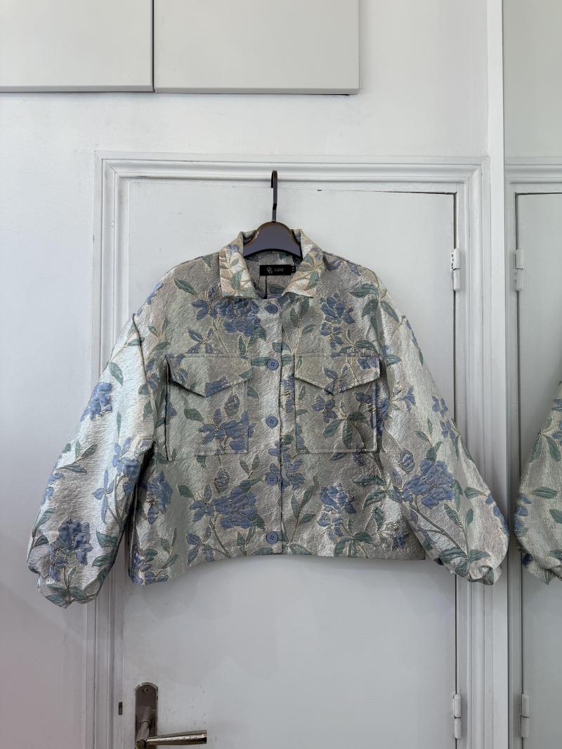 VESTE
